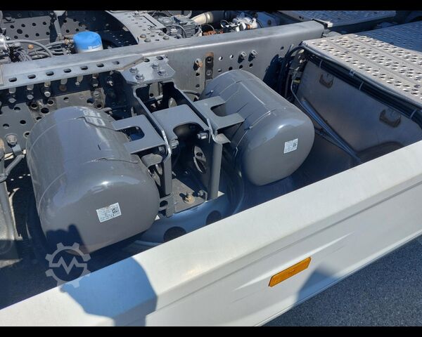 Standardni vlačilec MERCEDES-BENZ VI Actros IV 18 2012 - actros 1848 LS flat cab. . 2,5 Euro VI