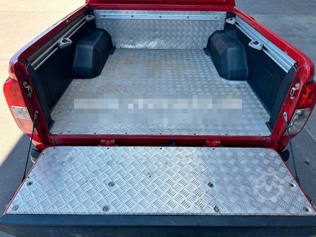 Pick-up NISSAN Navara NP300 N-Connecta Double Cab 4x4