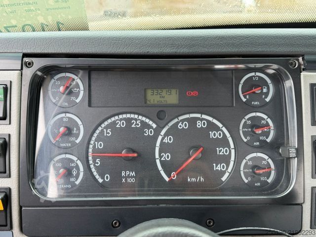 Trekker FREIGHTLINER FL70 4x2 elek verschiebbare Sattelkupplung *TOP*