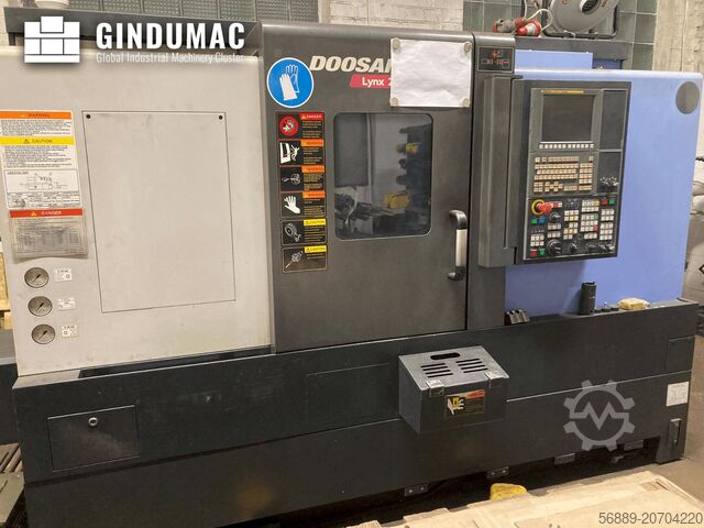 Horizontalna Turning Machine DOOSAN LYNX220LSYA