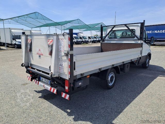 Platós teherautó IVECO DAILY 35S14H