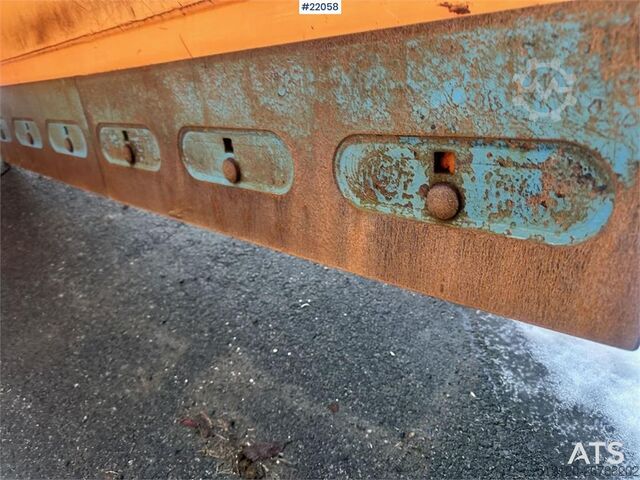 Baumaschine Schmidt folding wing snow plough