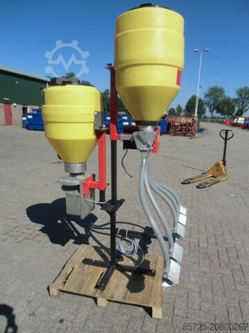 Rozmetadlo hnojív  Zaaimachine/strooier