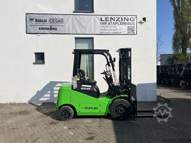 Elektrische vorkheftruck met 4 wielen EP EFL252X2