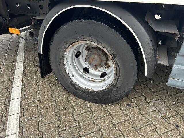 Mercedes-Benz Atego 1018 / 10 Ton / 574 mijë km / Karroceri 7 m / Lift ngarkese / Kontroll Teknik (A Mercedes-Benz Atego 1018 / 10 Ton / 574 dkm / Box 7 mtr / Loa...