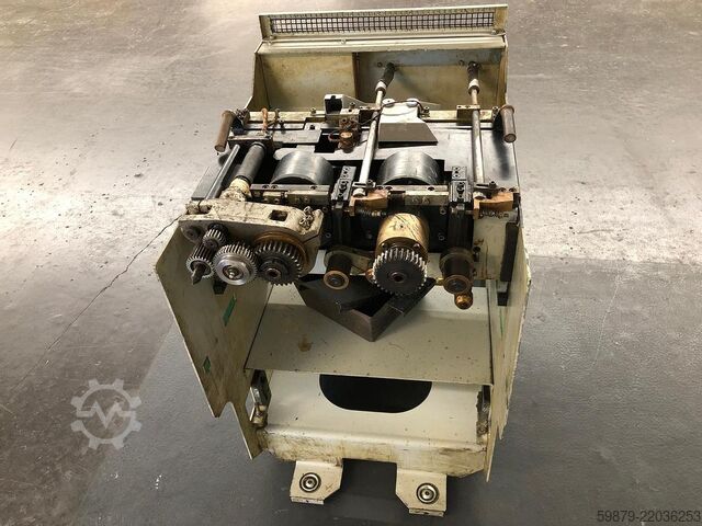 Kolbus PUR + EVA spine gluing unit (2005) Kolbus PUR spine gluing unit