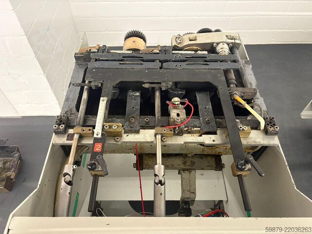 Kolbus PUR + EVA spine gluing unit (2005) Kolbus PUR spine gluing unit