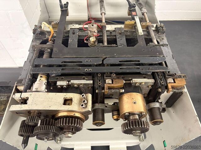 Kolbus PUR + EVA spine gluing unit (2005) Kolbus PUR spine gluing unit