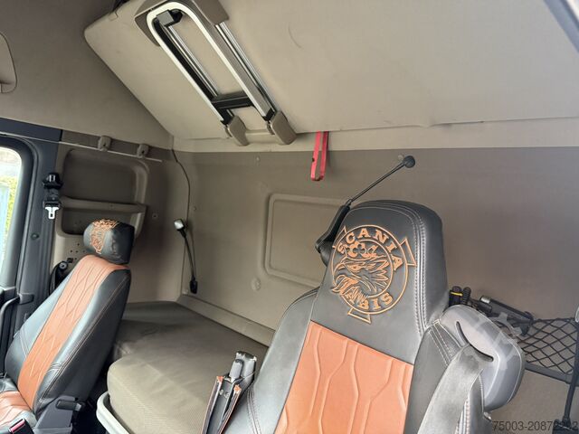 وحدة جرار قياسية Scania R490 4X2 Topline