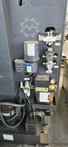 токарний верстат з ЧПК DOOSAN LYNX 2100LMA