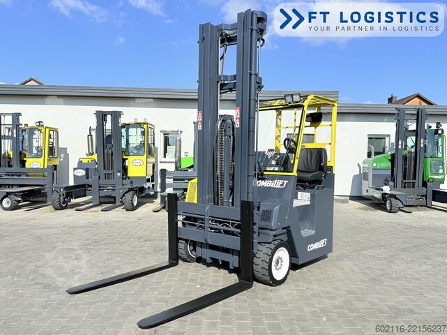 Vierwegestapler Combilift CB4500 GAS TRIPLEX 6400 FORK POSITIONER