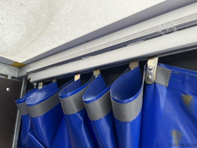 Dodávka s plachtovou bočnicou IVECO 70C18HA8/P / HI-Matic / Tempomat
