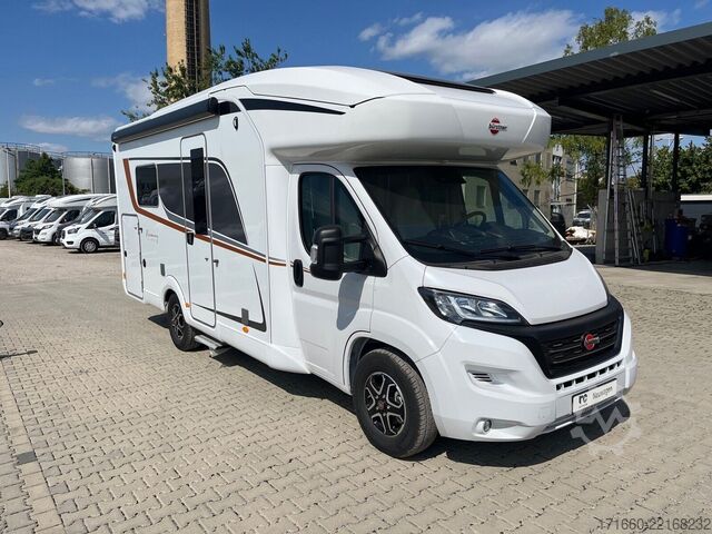 Teilintegriertes Wohnmobil BÜRSTNER Lyseo Gallery TD 649 G über 40.000 Euro sparen!