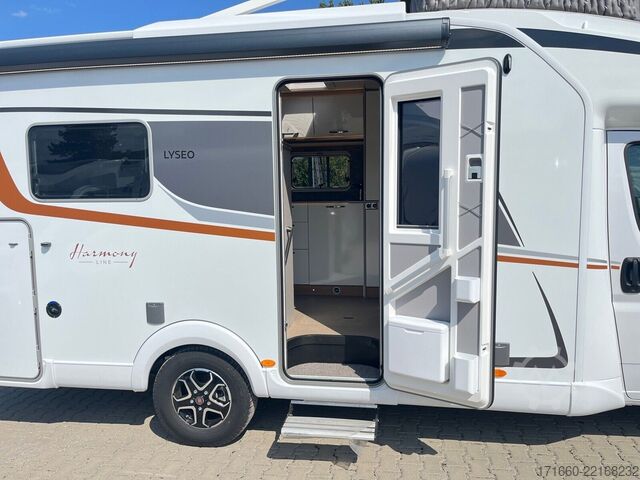 Teilintegriertes Wohnmobil BÜRSTNER Lyseo Gallery TD 649 G über 40.000 Euro sparen!