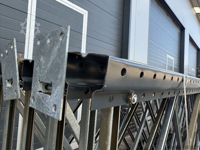 Armazém de prateleiras altas Suportes de porta-paletes Dexion Hovik P90 5.000 mm hoch  1.050 mm tief