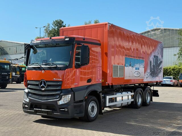 Skåpbil MERCEDES-BENZ Actros 2651 6x4 Koffer mit Bohranalge Zubehör