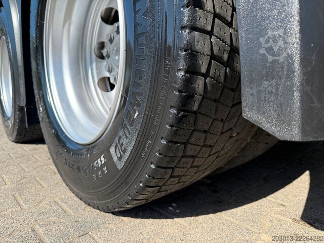 Skåpbil MERCEDES-BENZ Actros 2651 6x4 Koffer mit Bohranalge Zubehör