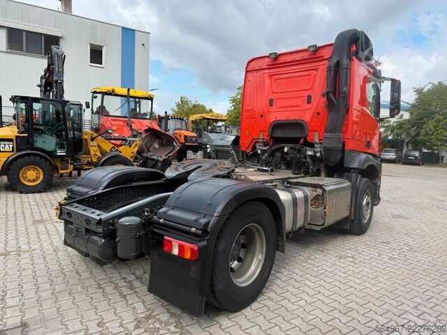 मानक ट्रैक्टर यूनिट MERCEDES-BENZ Arocs 1843 SZM Kipphydraulik