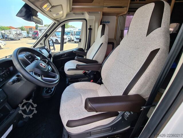 Halvintegrerad husbil KNAUS Sky Ti PLATINUM SELECTION 700 MEG *Care-Drive*
