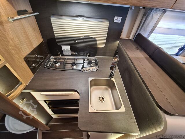 Halvintegrerad husbil KNAUS Sky Ti PLATINUM SELECTION 700 MEG *Care-Drive*