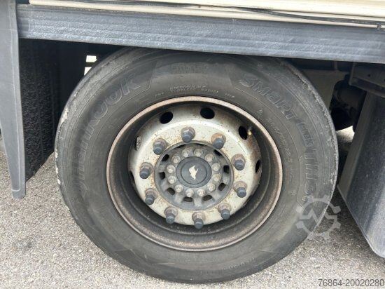 Polpriklopnik z nizko nakladalno ploščadjo SCHMITZ SCB TIEFKüHLER, CARRIER VECTOR 1550 AGGREGAT ,DOPPELSTOCK