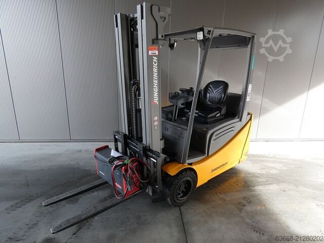 Electric 3-wheel forklift Jungheinrich EFG 220 - 464 DZ