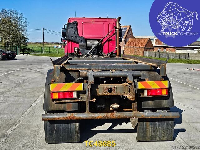 Chasis con cabina DAF 85 CF 360