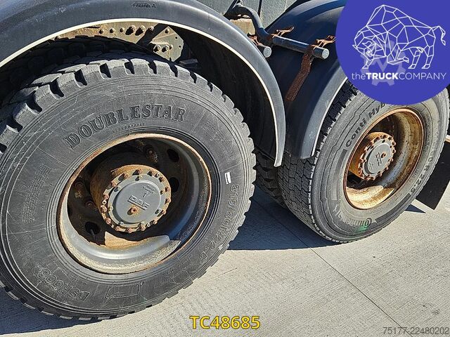 Chasis con cabina DAF 85 CF 360