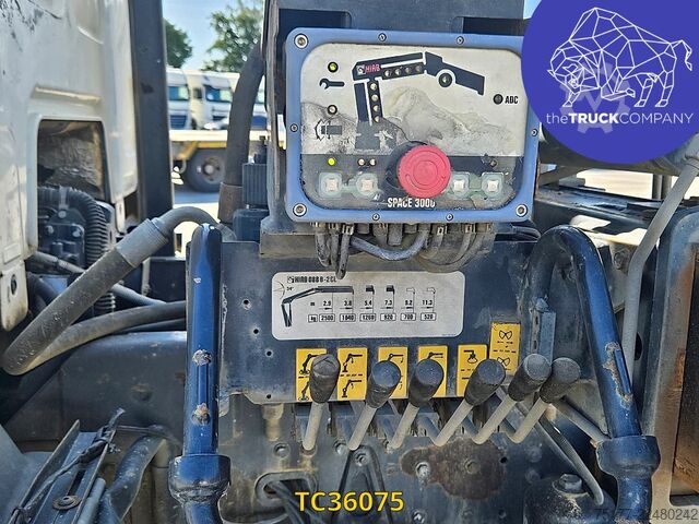Ανατρεπόμενο φορτηγό Renault Midlum 135