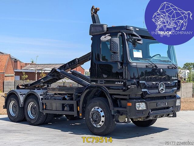 Μεταφορά εμπορευματοκιβωτίων Mercedes-Benz Actros 3344