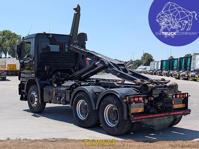 Μεταφορά εμπορευματοκιβωτίων Mercedes-Benz Actros 3344