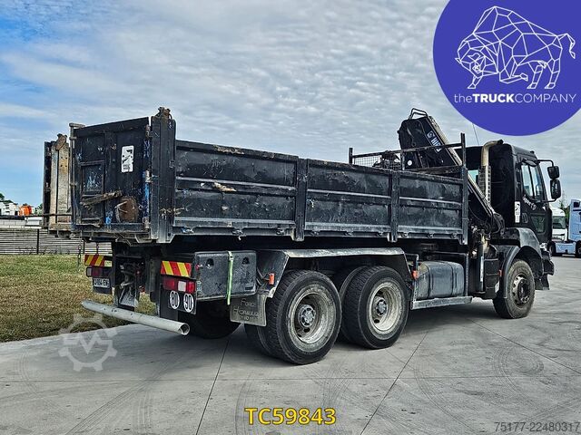 Truk jungkit Renault Kerax 520