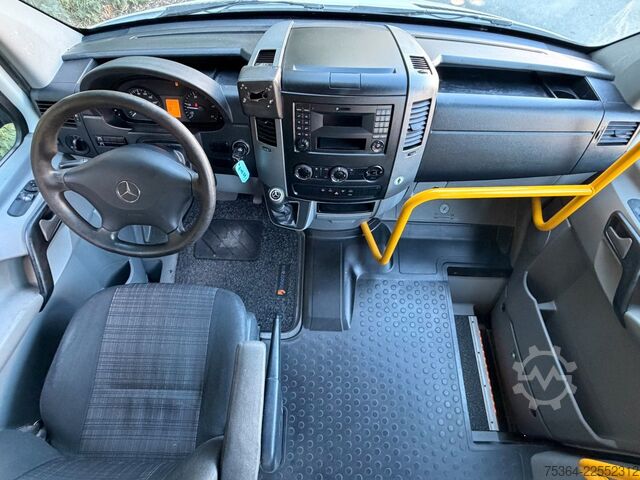 Miniautocarro MERCEDES-BENZ Sprinter 314 BlueTEC 9 Sitze Rollstuhllift Klima