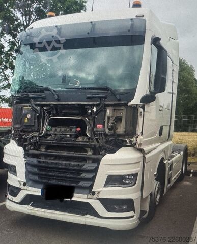 Njësi standarde të tërheqjes MAN TGX 18.510 beschädigt /damaged