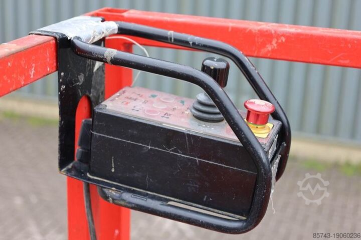 Scissor lift Holland Lift Ecostar HL-9710 Electric, 12m Working Height, 325k