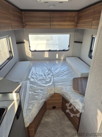 Caravan HYMER/ERIBA Eriba Novaline 442 1.800 kg / GFK Dach / 95 AH A