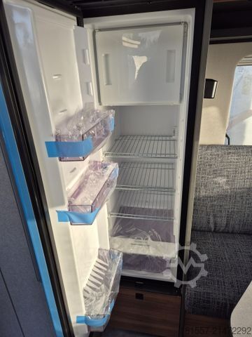 Caravan HYMER/ERIBA Eriba Novaline 442 1.800 kg / GFK Dach / 95 AH A