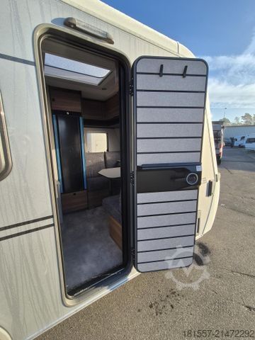 Caravan HYMER/ERIBA Eriba Novaline 442 1.800 kg / GFK Dach / 95 AH A