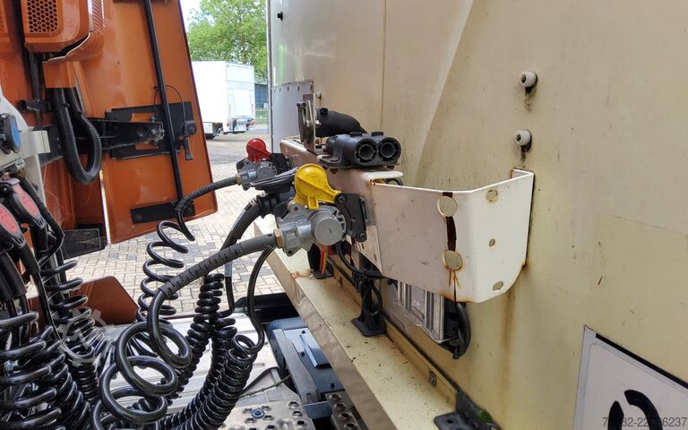 Lagaminas Schmitz Cargobull TRAILER - OK-10-YN - (LAADKLEP DEFECT)