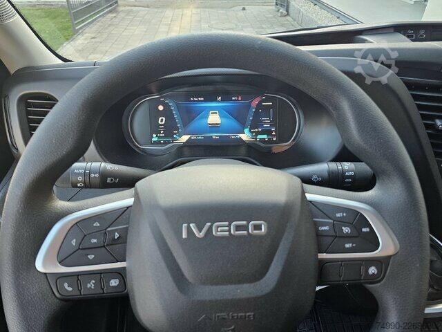 Fourgon Iveco Daily 35S18HA8 Automatik 3.0 Koffer 4,9 M. LED