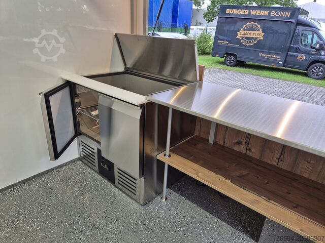 Prodajni kamion Renault Master Pizza