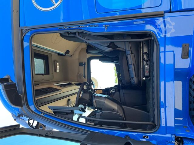 Standardní tahač Mercedes-Benz Actros 1848 LS KlimaA STH Pano Luft AUT AHK ACC