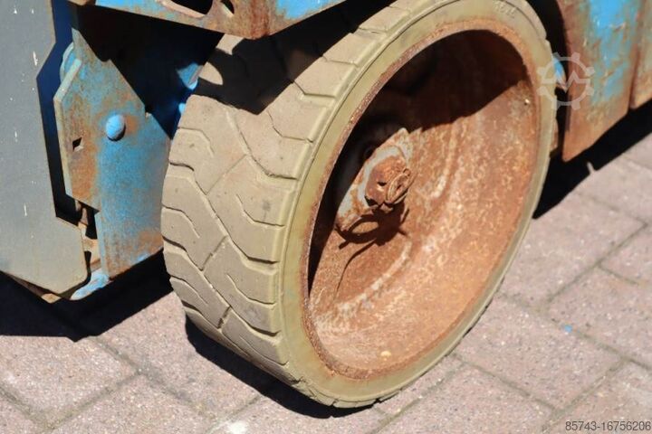 Scissor lift Genie GS2632 Electric, Working Height 10m, 227kg Capacit