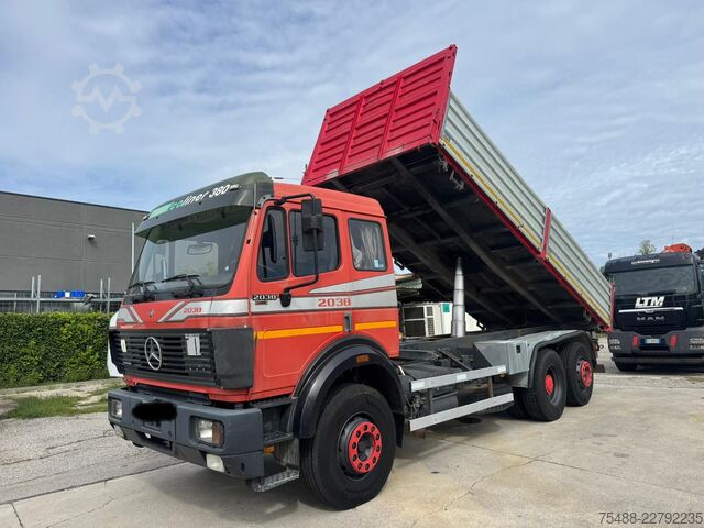  MERCEDES-BENZ SK 2038
