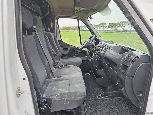 High-roof van RENAULT MASTER 2.3