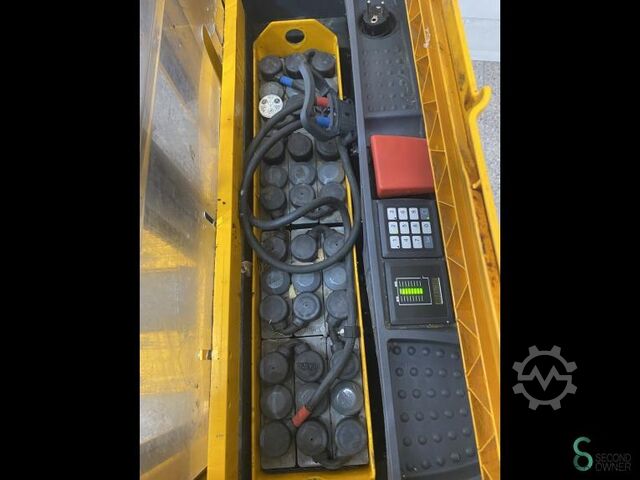 스태커 Jungheinrich EJC 112