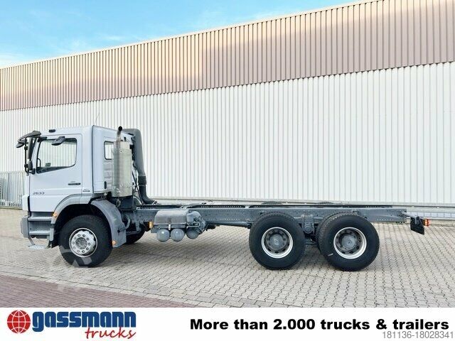 Lastbilchassi Mercedes-Benz Axor 2633 K 6x4 RHD