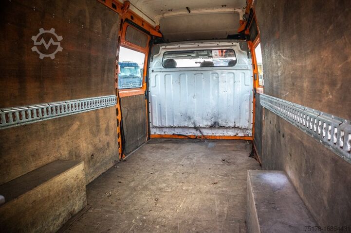 रेनॉल्ट मास्टर 2.5 डीसीआई RENAULT MASTER 2.5 DCI