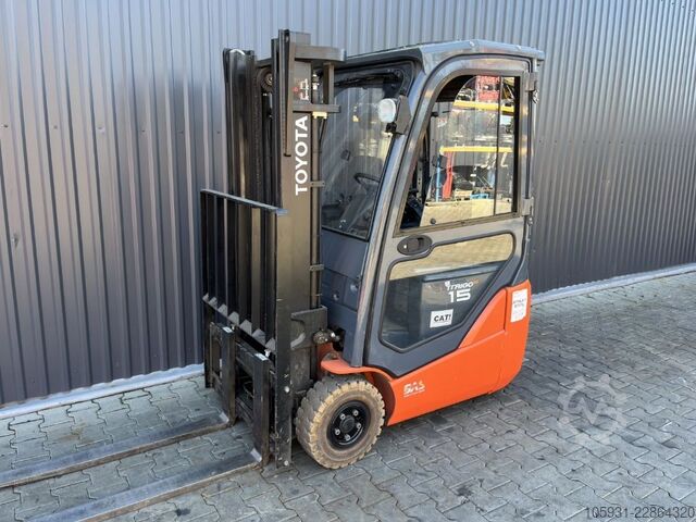 Carrello elevatore elettrico a 3 ruote Toyota 8FBE15T