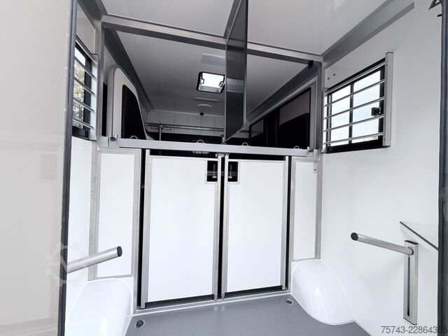 Kariloomaveok RENAULT Master STX 5 Sitzer Standard